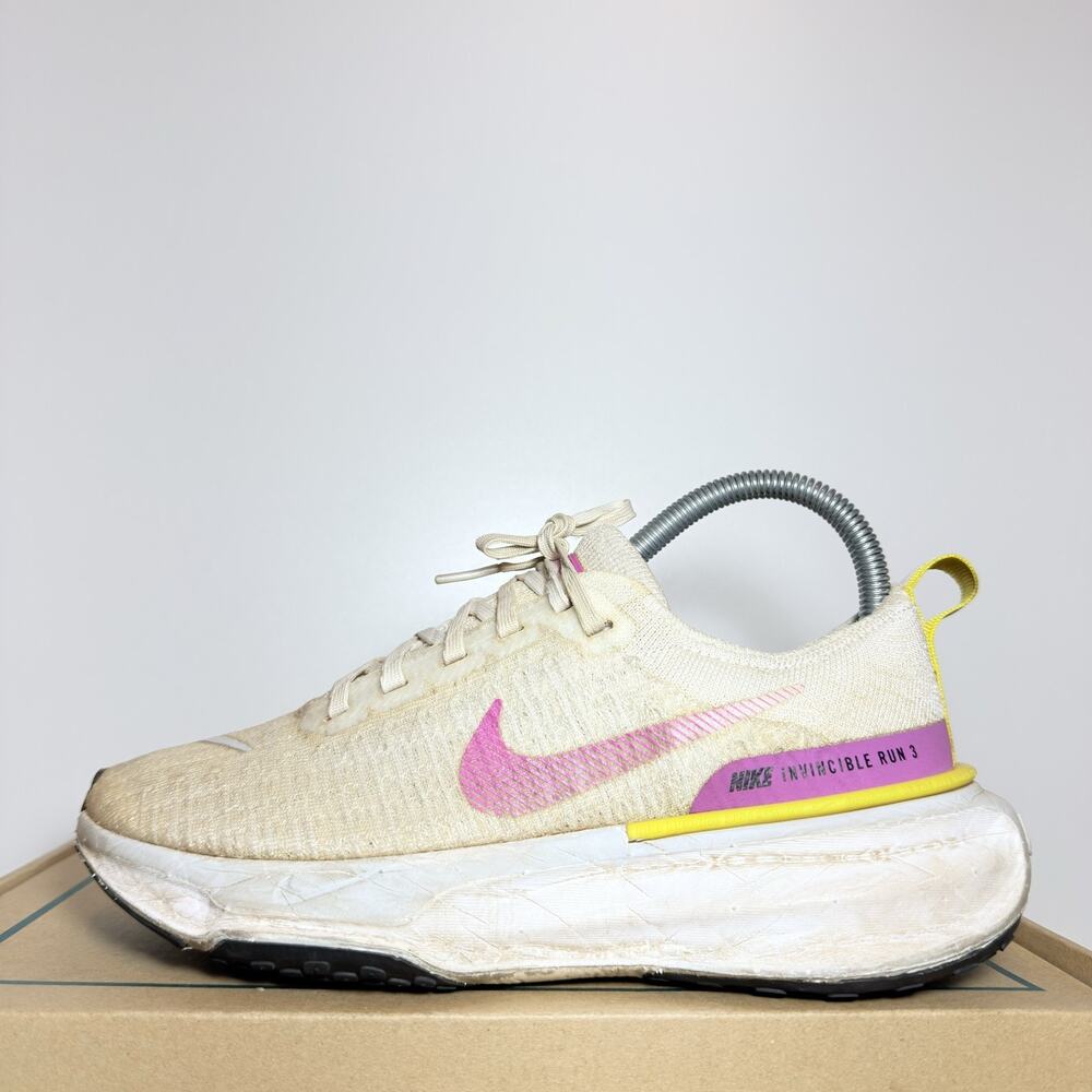 Nike Invincible 3 Light Cream Pink Foam Womens Size 6.5 Running Shoes Sneakers